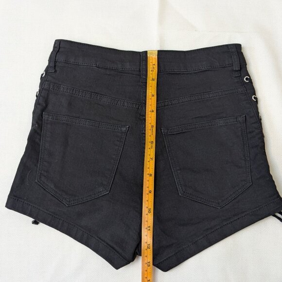 Divided High-Waisted Shorts - Picture 3 of 4